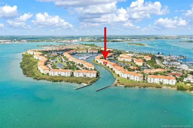 $399,000 | 7 Harbour Isle Drive East, Unit 301 | Harbour Isle at Hutchinson Island