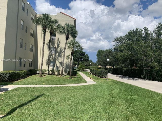 $143,000 | 1810 North Lauderdale Avenue, Unit 2201 | Kimberly Village