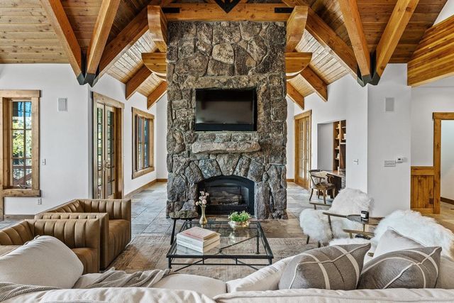 $3,150,000 | 7160 Lahontan Drive | Lahontan