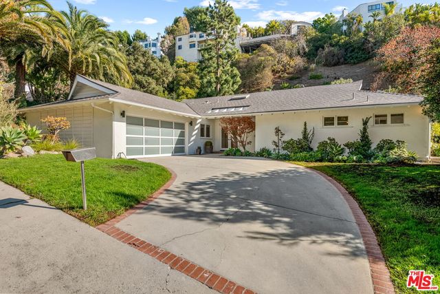 $13,995 | 1836 North Doheny Drive | Sunset Strip-Hollywood Hills West