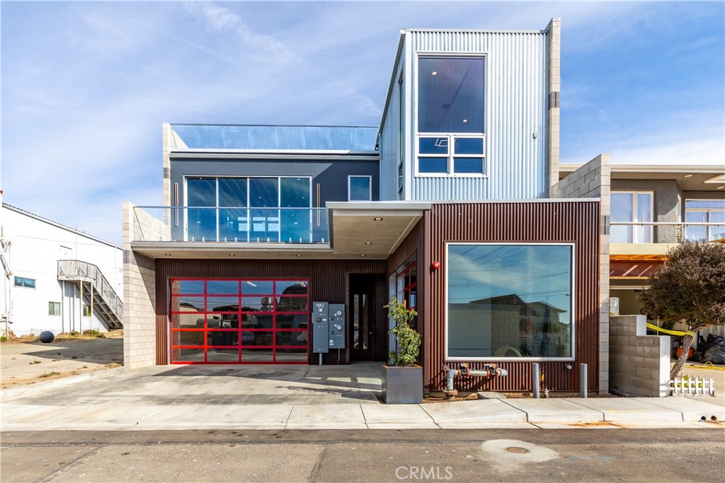 a view of a building entrance