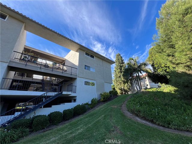 $669,900 | 3243 San Amadeo, Unit 2H | Laguna Woods