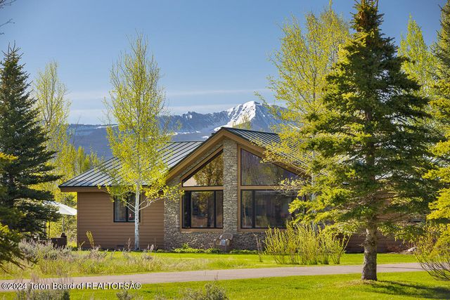 $5,500,000 | 100 East Sandreed Road | Jackson Hole