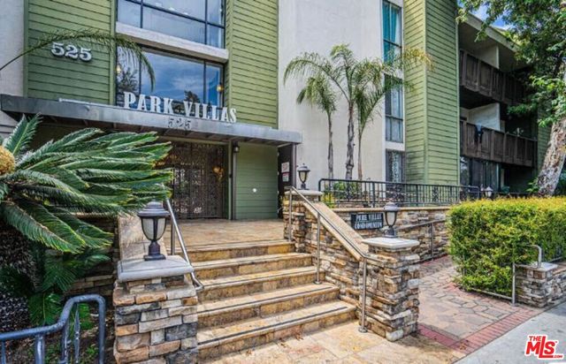 $2,100 | 525 South Ardmore Avenue, Unit 352 | Mid-Wilshire