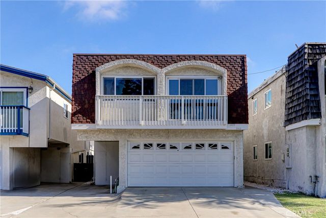 $1,499,000 | 2410 Prospect Avenue | Hermosa Beach East