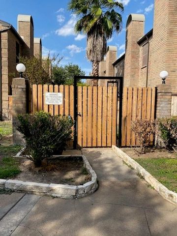 $1,750 | 9850 Pagewood Lane, Unit 405 | Westchase