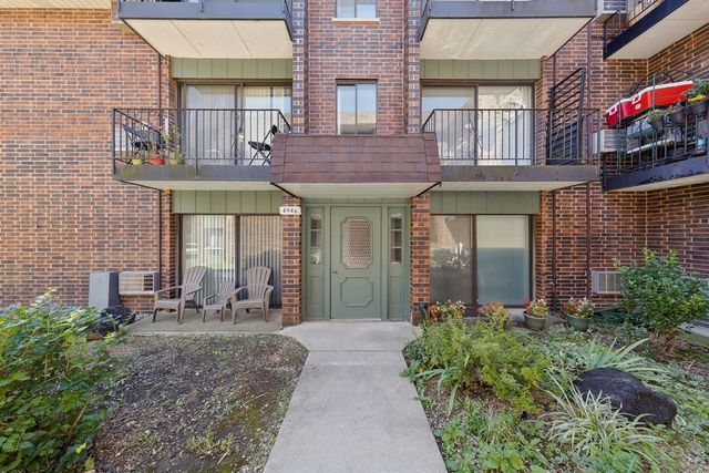 $200,000 | 4946 Douglas Road, Unit 301 | Downers Grove