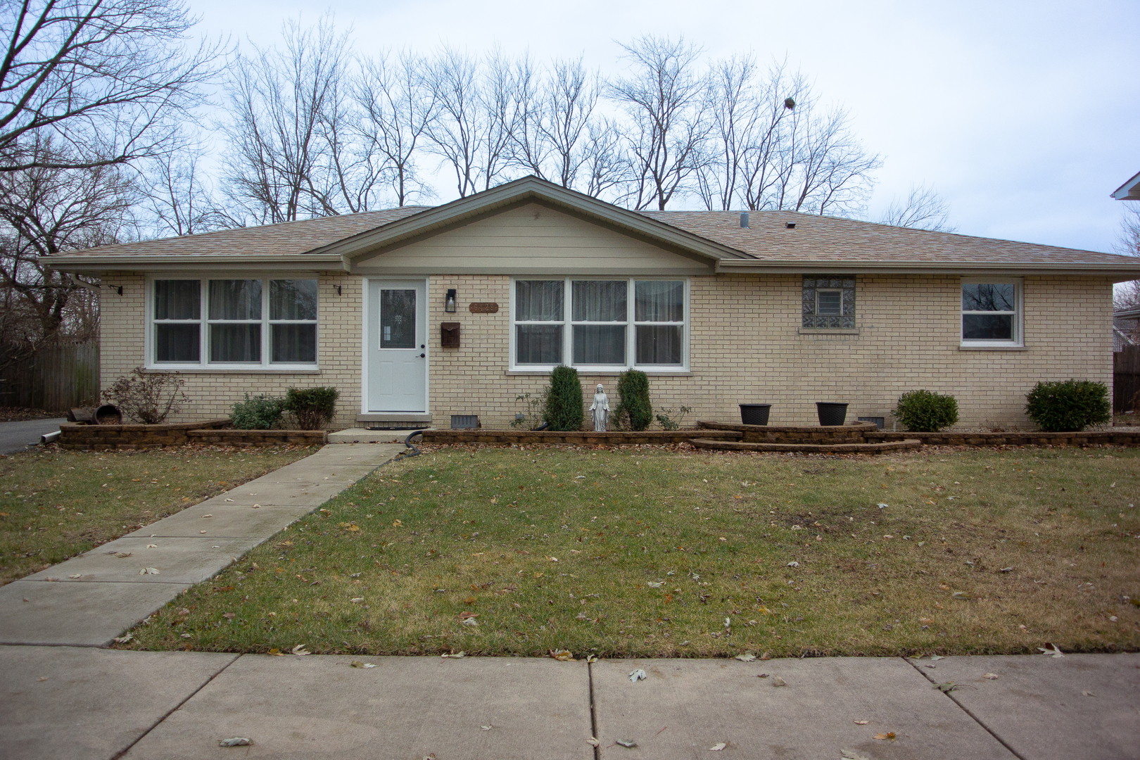 6429 West 83rd Place, Burbank, IL 60459 | Compass