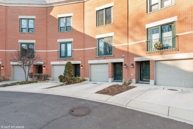 $625,000 | 616 South Laflin Street, Unit B | Little Italy