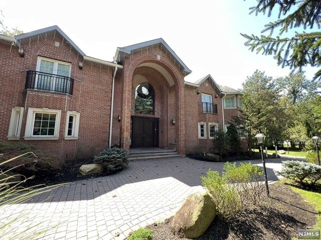 $1,988,000 | 3 Pine Terrace | Demarest