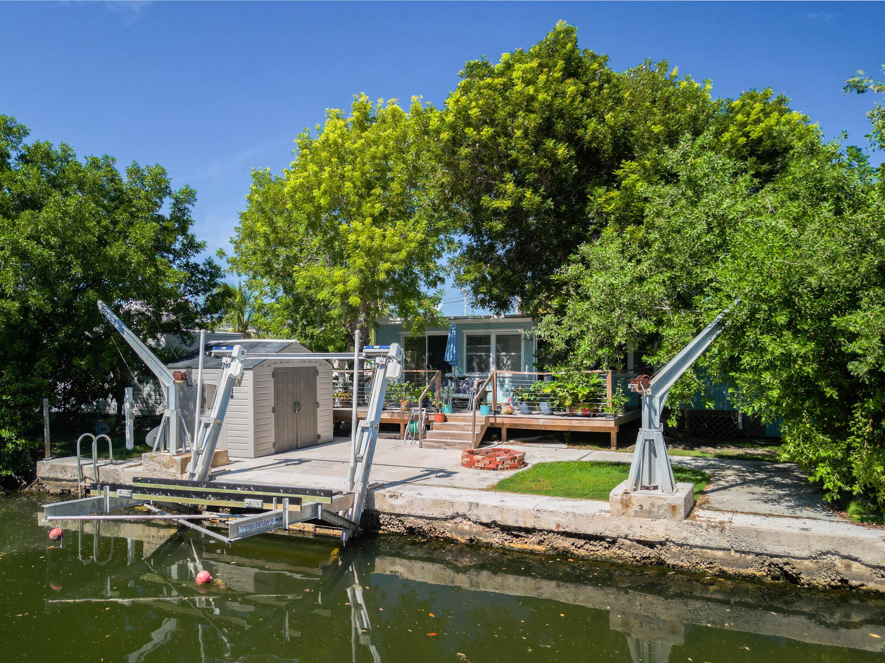 a view of a house with swimming pool