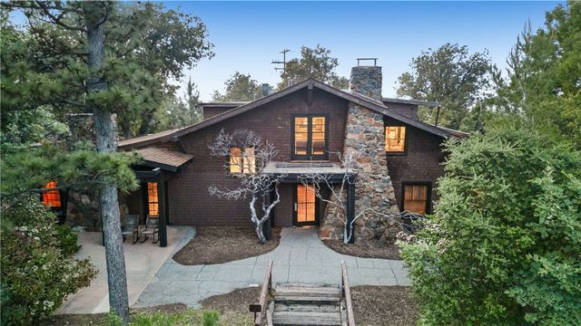 $3,499,000 | 2960 La Posada Way