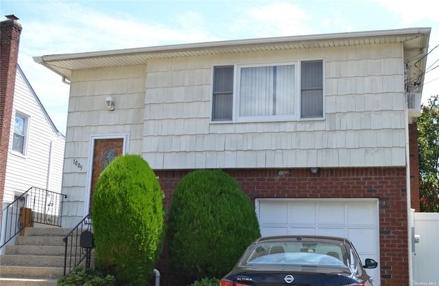 $2,300 | 1005 Van Buren Street | Uniondale