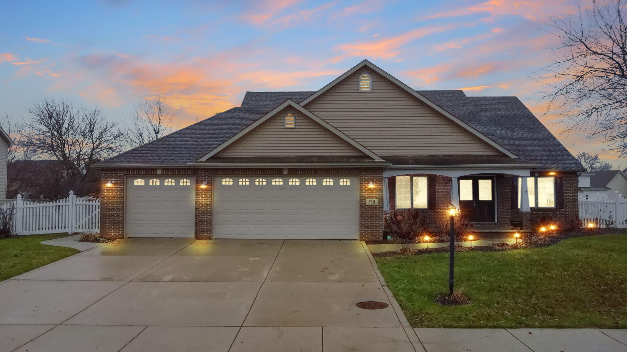 a front view of house with yard