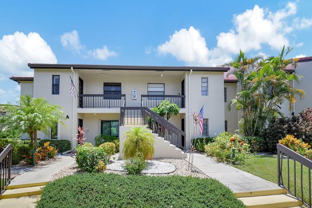 $425,000 | 21214 Lago Circle, Unit B | Boca Lago