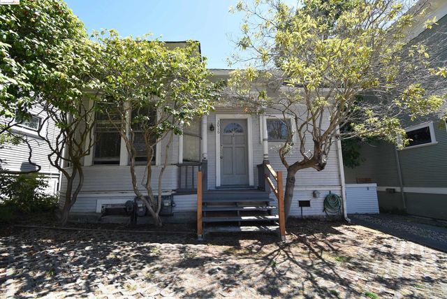 $425,000 | 2016 Delaware Street, Unit FRONT HOUSE | North Berkeley
