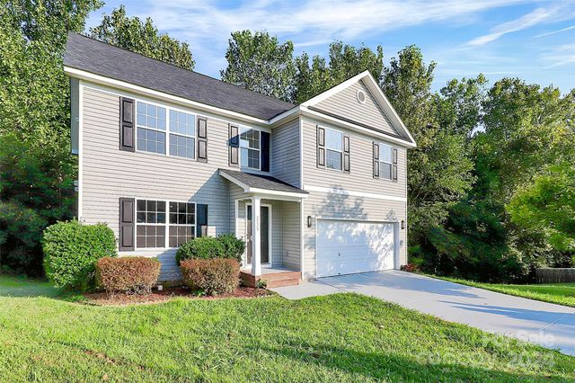 $402,900 | 2225 Southwind Drive | Sunset Road