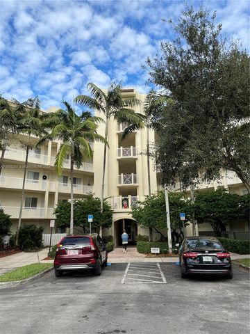 $365,000 | 3600 Oaks Clubhouse Drive, Unit 506 | Palm Aire