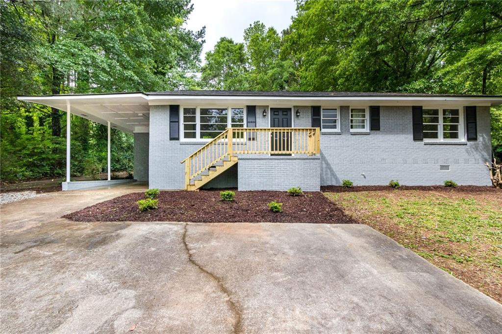 front view of house with a yard