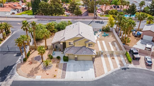 $899,999 | 5640 North Coe Estates Court | Centennial Hills