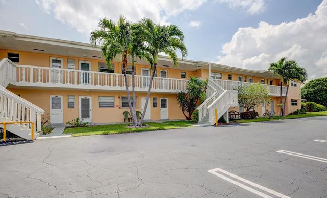 $195,000 | 108 20th Avenue Northeast, Unit 205 | Boynton Beach