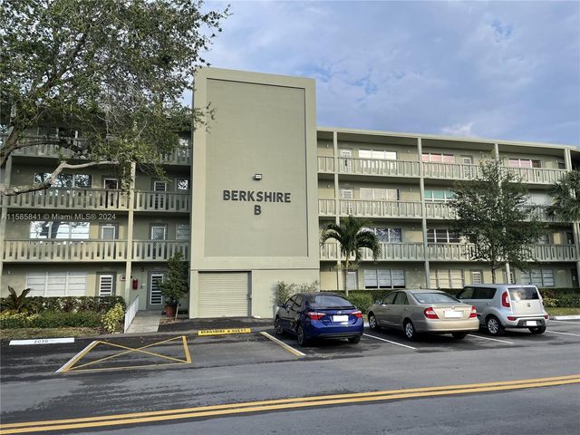 $135,000 | 3033 Berkshire Crescent, Unit 3033 | West Deerfield Beach