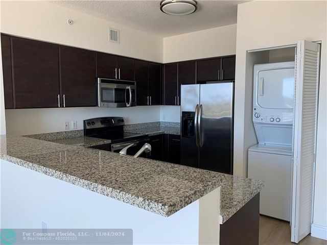 $2,927 | 987 Southwest 37th Avenue, Unit 511 | Coral Gate