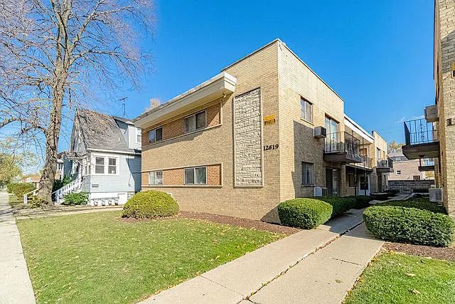 $650,000 | 12623 Lincoln Street | Calumet Park