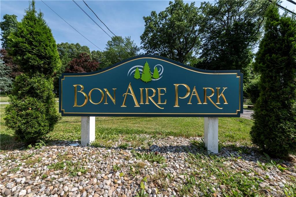 Entrance to Bon Aire Park