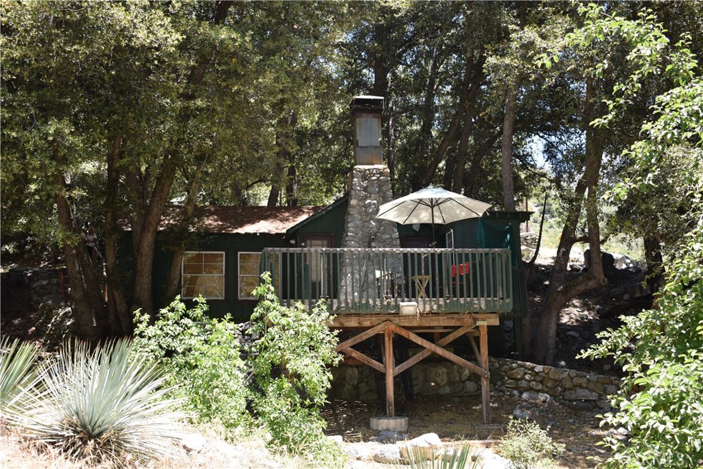 a table and chairs in the patio