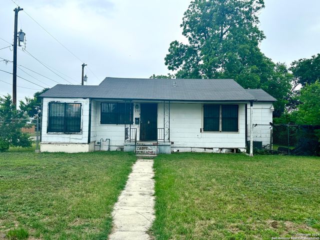 $150,000 | 751 Royston Avenue | Quintana