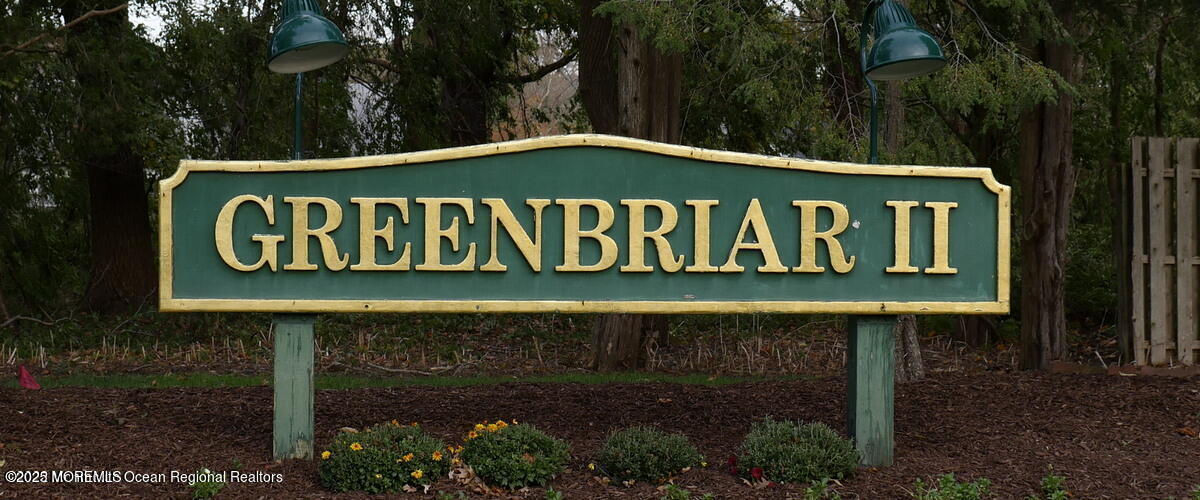 sign Greenbriar II