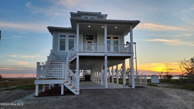 $1,250,000 | 316 Bettie Path Road | Straits Township - Carteret County