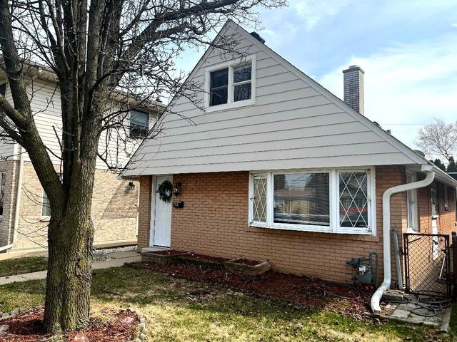 $2,500 | 7519 West Argyle Street | Harwood Heights