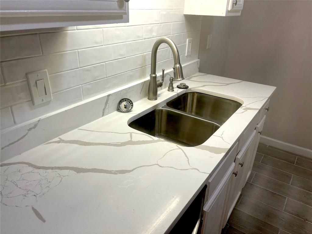 a close view of sink and tap