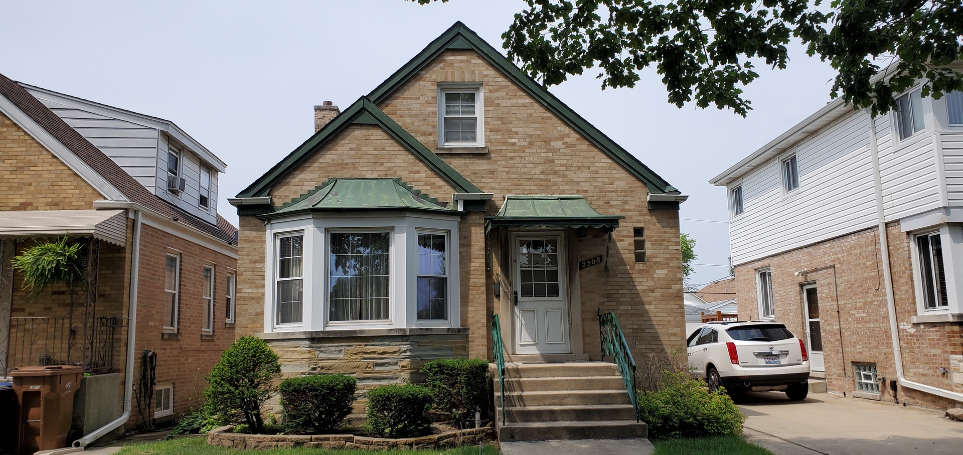 a view of multiple house