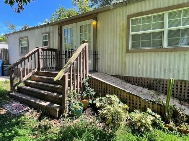 $279,900 | 217 West Empire Drive | Brandon