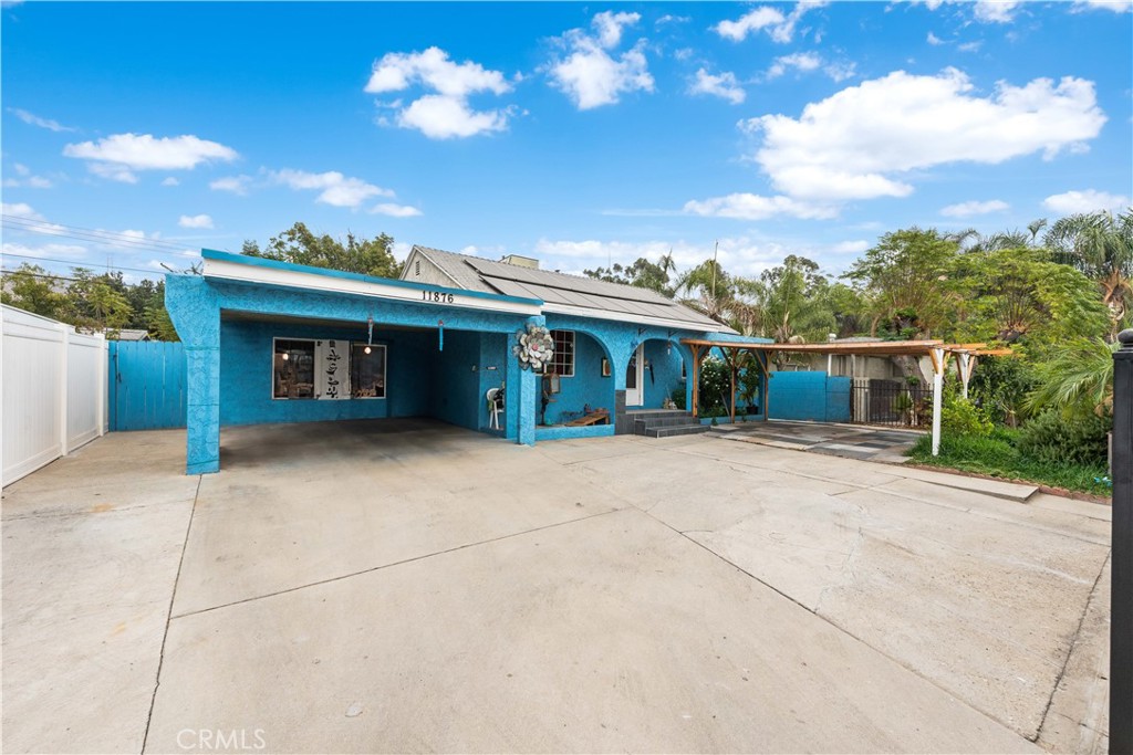 a view of a house with a garage