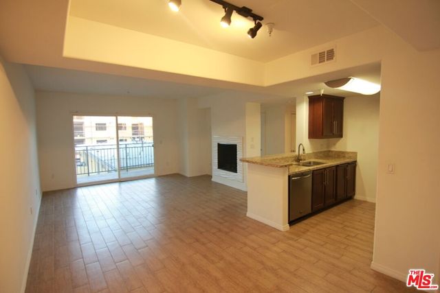 $3,195 | 11925 Kling Street, Unit 301 | Valley Village