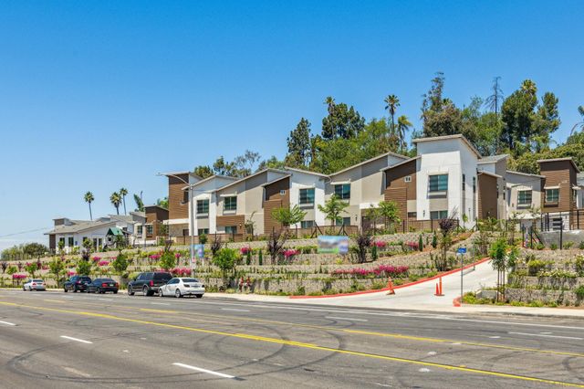 $32,000,000 | 1470 South Santa Fe Avenue | Vista