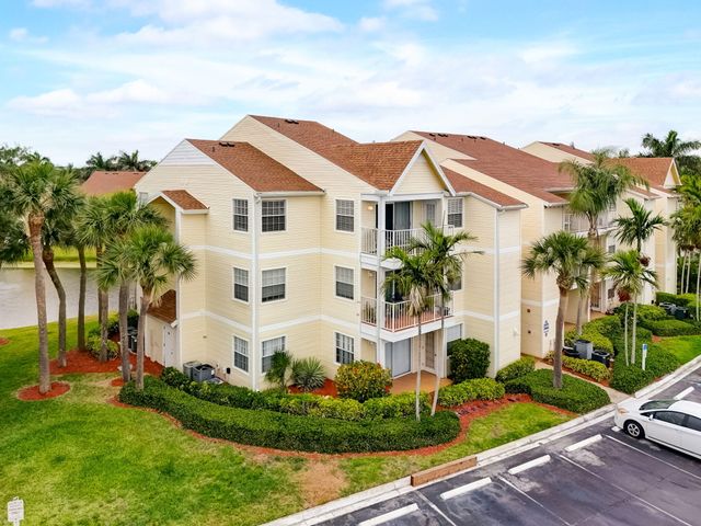 $259,900 | 1850 Charlesmont Drive, Unit 121 | Canova Beach