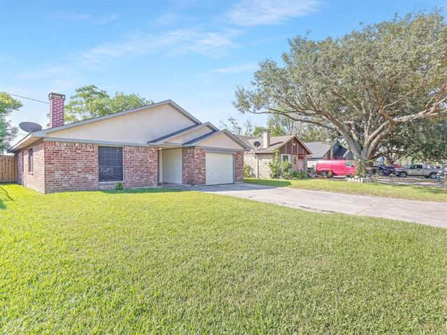 $219,980 | 726 Corvette Court | Aldine Gardens