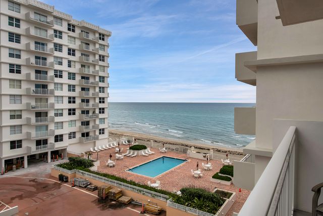 $725,000 | 4511 South Ocean Boulevard, Unit 404 | Highland Beach