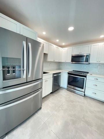 $2,200 | 120 Lakeview Drive, Unit 303 | Bonaventure