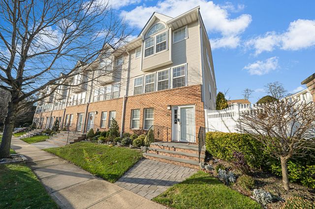 $675,000 | 210 Hendrick Avenue | Glen Cove