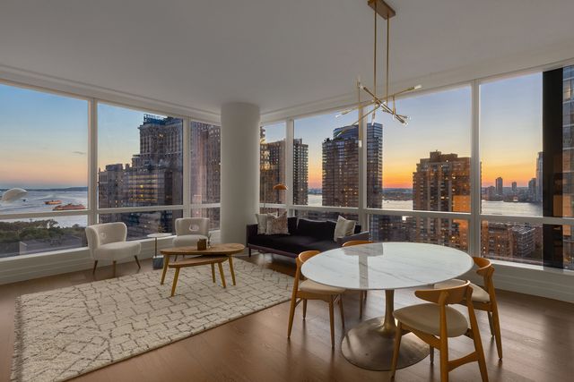 $2,995,000 | 77 Greenwich Street, Unit 23A | Financial District