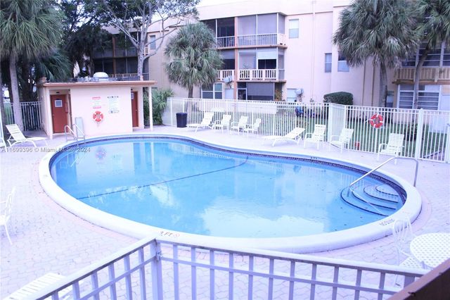 $160,000 | 8400 Lagos De Campo Boulevard, Unit 210 | Woodland Lakes