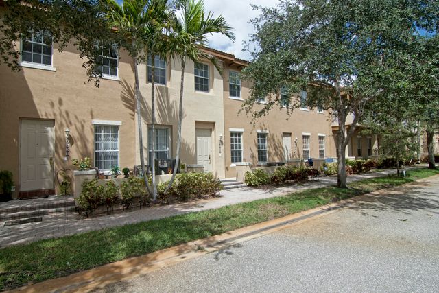 $449,000 | 2509 Northwest 7th Street | Quantum Park at Boynton Beach