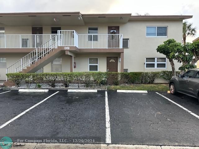 $149,900 | 601 Northwest 76th Terrace, Unit 208 | Oriole Gardens