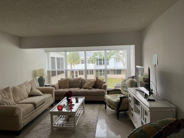 $229,900 | 2721 Southwest 15th Street, Unit 204 | Delray Beach